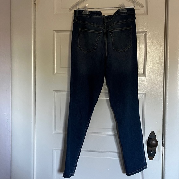 Universal Thread Mid Rise Skinny Jean - Picture 3 of 4